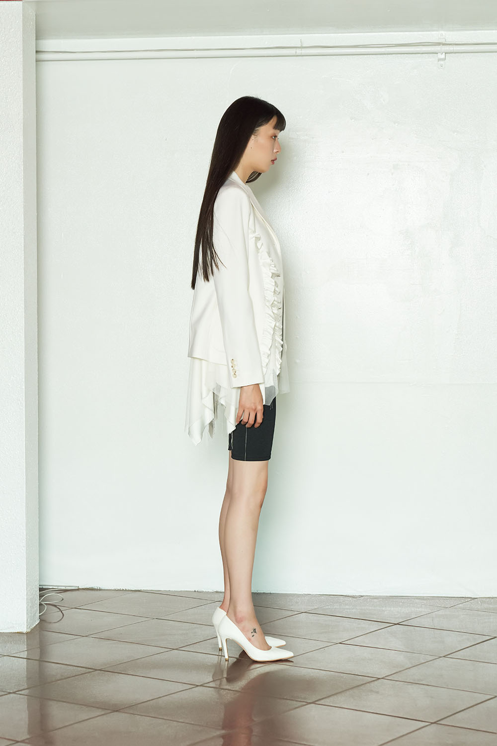 [MADE TO ORDER] RUFFLE AND TULLE LAYERED WOOL JACKET (CREAM)